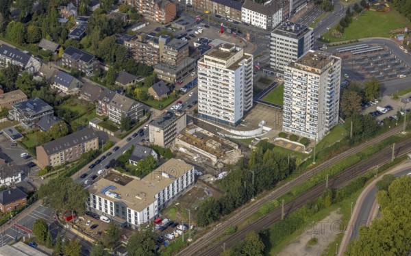 Aerial view, high-rise housing estate and construction site with new building for a retirement home on Dinslakener Landstraße in Wesel, Lower Rhine, North Rhine-Westphalia, Germany, demolition work, retirement home, old people's home, construction work, construction area, building site, building plots, construction, construction project, construction site, care and nursing, DE, Europe, aerial view, aerial photography, aerial photography, new building, care facility, retirement home, retirement home, retirement home, retirement centre, overview, bird's eye view, Wesel, birds-eyes view, overview