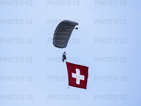 Paraglider, parachutist, military, parade, Axalp, Swiss army, Swiss air force, Swiss flag, Swiss flag, KSK, demonstration, jump, gliding, gliding flight, national flag, Switzerland, performance, show, air show
