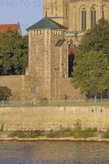 Historic Kiek in de Köken as part of the former city fortifications, defence defence tower, Elbe embankment, city wall, Fürstenwall, Magdeburg, Saxony-Anhalt, Germany