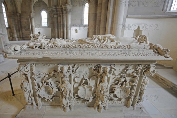 Sarcophagus of Otto the Great and his wife Edgitha, decorations, stone, interior view, stone carving, St Mauritius and St Katharina, Magdeburg Cathedral, Magdeburg Cathedral, Saxony-Anhalt, Germany