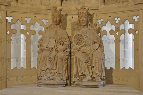 Ruling couple Otto the Great and his wife Edgitha in a chapel, two sculptures, couple, arts and crafts, stone carving, stone, interior view, detail, St Mauritius and St Katharina, Magdeburg Cathedral, Magdeburg, Saxony-Anhalt, Germany