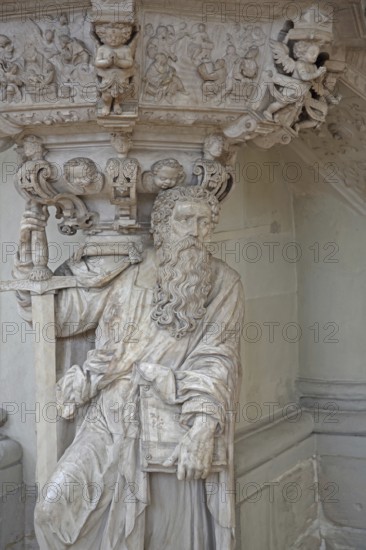 Decorations on the Renaissance pulpit by Christoph Kapup 1597 made of alabaster, Apostle Peter as carrier, support, strength, burden, symbol, stonemasonry, art, craftsmanship, interior view, relief, sculpture, St Mauritius and St Katharina, Magdeburg Cathedral, Magdeburg, Saxony-Anhalt, Germany