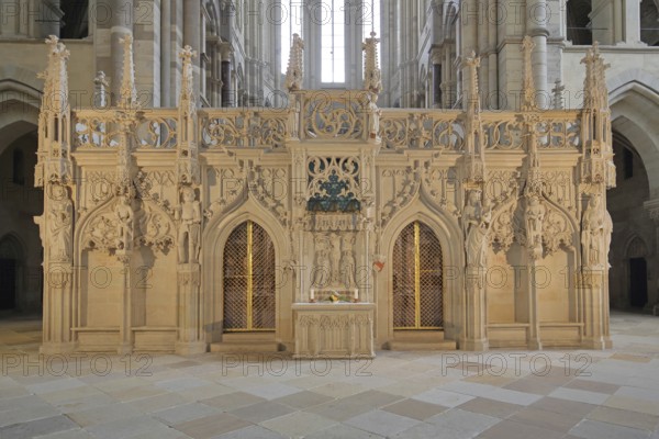 Rood screen built in 1451, decorations, figures, interior view, arts and crafts, St Mauritius and St Katharina, Magdeburg Cathedral, Magdeburg, Saxony-Anhalt, Germany