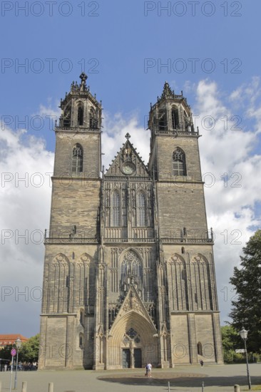Gothic Cathedral of St Mauritius and St Katharina with twin towers, Magdeburg Cathedral, Magdeburg, Saxony-Anhalt, Germany