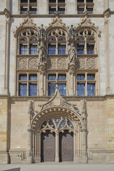 Portal with decorations and figures from the historic labour court, courthouse, entrance, Magdeburg, Saxony-Anhalt, Germany