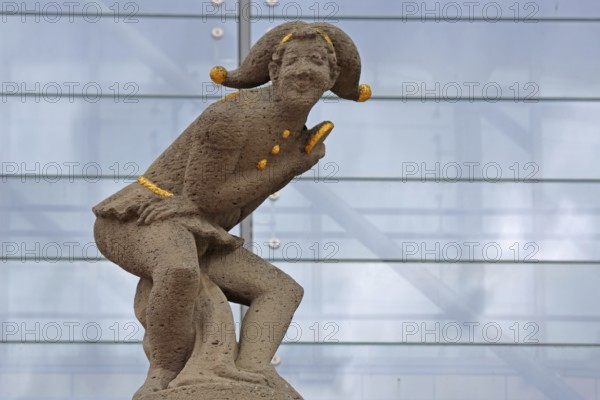 Eulenspiegel fountain, monument to Till Eulenspiegel, sculpture, figure, Eulenspiegel fountain, Alter Markt, Magdeburg, Saxony-Anhalt, Germany