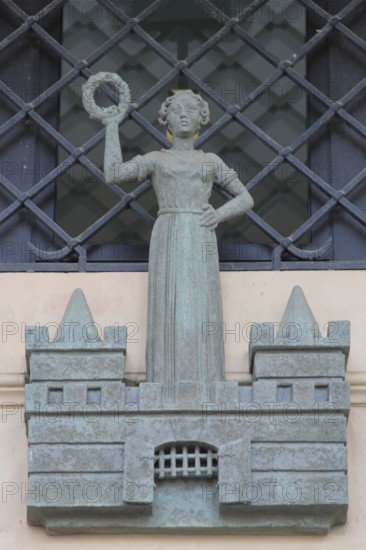 Sculpture of the city coat of arms, female figure with laurel wreath, Old Town Hall, Old Market Square, Magdeburg, Saxony-Anhalt, Germany