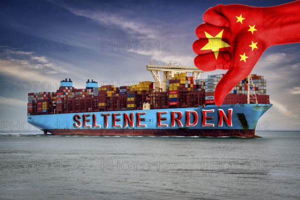 Symbolic image, China, export of rare earths, Germany, EU, European Union, Port of Hamburg, Port International, economic relations, protectionism, surveillance, social spider web, trade dispute, punitive tariffs, economic war, international markets, East-West conflict, hegemony, global economy, dominance, espionage, social media, social networks, GDPR General Data Protection Regulation, data siphoning, data collection, data sale, security, Tiktok, Huawei