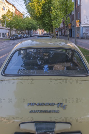 Photo of a VW 1600 TLE Automatic standing at the roadside on Schulenburger Landstrasse, Hainholz, Hanover, Lower Saxony, Germany