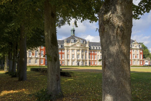 Prince Bishop's Castle, Fürstbischöflichen Schloss, Westphalian Wilhelms University, Münster, North Rhine-Westphalia, Germany