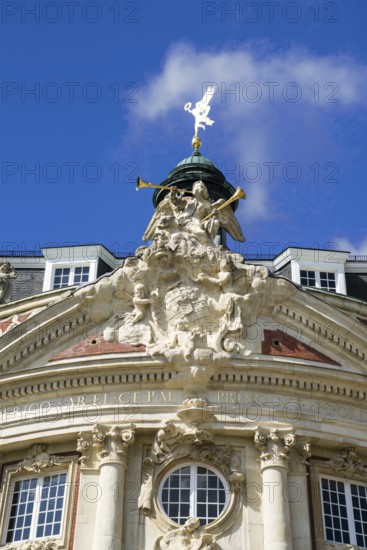 Prince Bishop's Castle, Fürstbischöflichen Schloss, Prince -bishop's coat of arms, musician angels with fanfares, Westphalian Wilhelms University, Münster, North Rhine-Westphalia, Germany