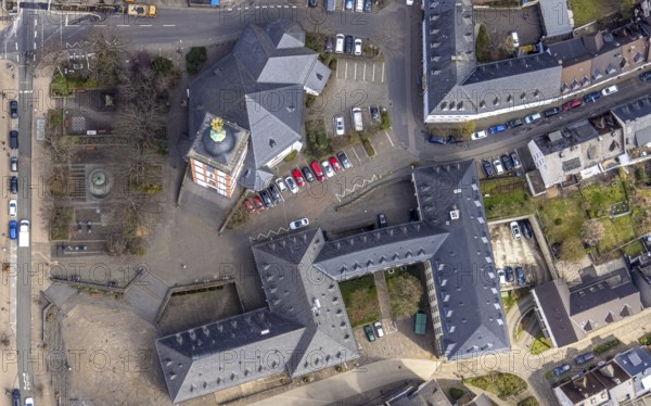 Aerial view, Old Town with Town Hall and St. Nicholas Church, Krämergasse and Kornmarkt, Siegen-Kernband, Siegen, Siegerland, North Rhine-Westphalia, Germany, place of worship, authority, DE, Europe, religious community, place of worship, holy site, church, church community, denomination, aerial view, aerial photography, aerial photography, market place, town hall, religion, religious site, overview, bird's-eye view, overview