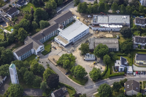 Aerial view, construction site extension and remodelling of the Walburgis School, Werl, Soester Börde, North Rhine-Westphalia, Germany, construction work, construction area, construction site, building plots, construction measure, construction project, construction site, education, educational institution, DE, Europe, teaching institute, aerial view, aerial photography, aerial photography, new building, school construction project, school, overview, bird's-eye view, bird's-eye view, overview