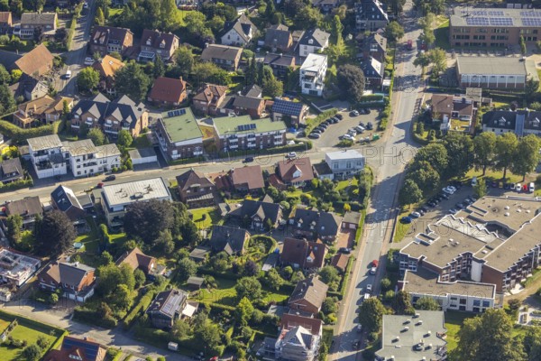 Detailed view of a residential area with many individual houses, streets and green gardens, aerial view Werl overview, Amazon distribution centre Werne, Werne, North Rhine-Westphalia, Germany