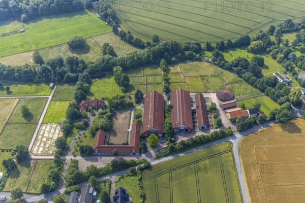 Aerial view, farm and riding stable, Am Jahenbrink, Holtum, Werl, Soester Börde, North Rhine-Westphalia, Germany, DE, Europe, agriculture, agricultural fields, farm, aerial view, aerial photography, aerial photography, equestrian sports, equestrian centre, riding stable, riding stable, overview, bird's-eye view, overview