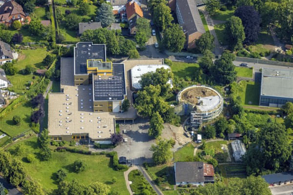 Aerial photo, Ursulinengymnasium Werl, construction site Werl Castle, castle ruins of the former electoral town castle, Werl, Soester Börde, North Rhine-Westphalia, Germany, construction work, construction, construction area, building site, building plots, construction project, construction site, education, educational institution, DE, Europe, grammar school, educational institute, aerial photograph, aerial photography, aerial photography, new building, ruin, Schlossstraße, school, sight, overview, bird's-eye view, birds-eyes view, historical, overview
