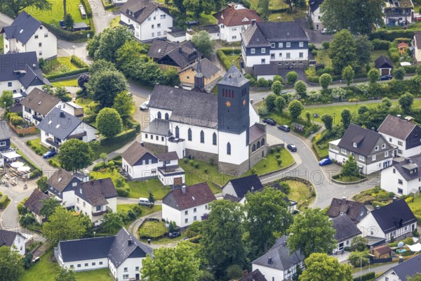 Aerial view, Church Hillmicke, Büchener Straße, Wenden, Sauerland, North Rhine-Westphalia, Germany, place of worship, DE, Europe, religious community, place of worship, holy place, church, parish, denomination, aerial photograph, aerial photography, aerial photography, religion, religious site, overview, bird's-eye view, overview