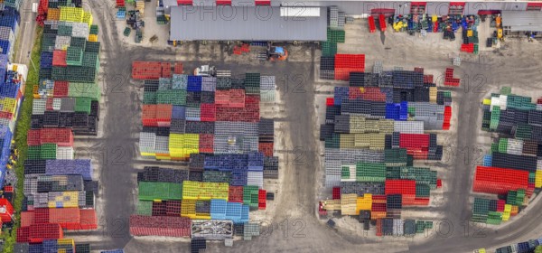 Aerial view, commercial area Hillmicker Straße, Gerhard Steinseifer Brauereibedarf, Zum Eichstruck, coloured crates, Gerlingen, Wenden, Sauerland, North Rhine-Westphalia, Germany, DE, Europe, shapes and colours, commercial enterprises, commercial area, commercial park, commercial location, commercial use, industrial area, industrial building, industrial location, aerial photograph, aerial photography, aerial photography, overview, bird's-eye view, birds-eyes view, overview