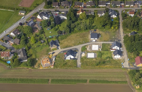 Aerial view, construction site, new residential area Albert-Schweitzer-Straße, Hilbeck, Werl, Soester Börde, North Rhine-Westphalia, Germany, construction work, construction area, construction site, building plots, construction project, construction site, DE, Europe, property tax, real estate, aerial view, aerial photography, aerial photography, new construction, overview, bird's eye view, residential complex, living and living, residential area, residential buildings, residential quality, residential neighbourhood, housing estate, birds-eyes view, overview