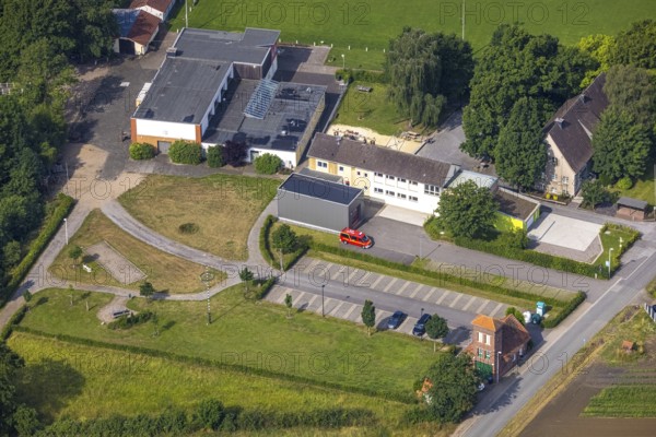 Aerial photo, Carl-Orff School, volunteer fire brigade, Hilbeck, Werl, Soester Börde, North Rhine-Westphalia, Germany, education, educational institution, fire fighter, fire protection, fire watch, DE, Europe, fire station, fire brigade, teaching institute, aerial photography, aerial photography, rescue station, school, overview, bird's-eye view, overview