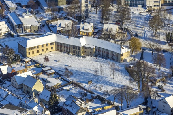 Aerial view, Walburgisschule, Paul-Gerhardt-Schule, Evangelische Paulus-Kirche, Evangelische Kirchengemeinde Werl, Paul-Gerhardt-Straße, winter, snow, Werl, Soester Börde, North Rhine-Westphalia, Germany, Soester, Börde, DE, Europe, birds-eyes, view, aerial view, aerial photography, aerial photography, overview, overview, bird's eye view, Walburgischule, education, pupils, college, education, school year, homework, class, year, education, pedagogy, house of God, religion, faith, worship, mass