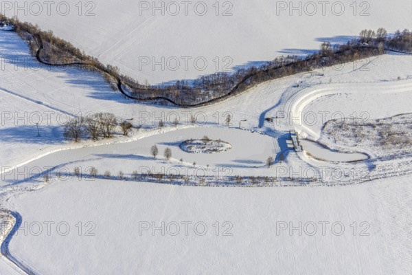 Aerial view, Sönnerbach and Salzbach, renaturalised railing, snow-covered, winter, Werl, Soester Börde, North Rhine-Westphalia, Germany, Soester, Börde, DE, Europe, birds-eyes, view, aerial photography, aerial photography, overview, overview, bird's eye view, Sönnerbach, Salzbach, renaturalisation, meadows, fields, snow