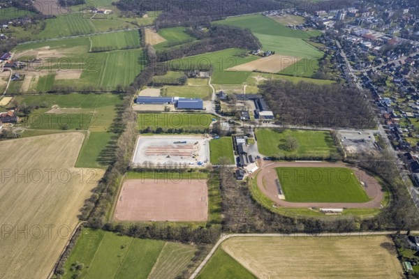 Aerial view, construction site for new sports field, sports centre Voerde, Rönskenstraße, Reiterverein Voerde, Erich Kästner-Schule, Voerde, Ruhr area, Lower Rhine, North Rhine-Westphalia, Germany, construction work, construction area, building site, building plots, construction project, construction site, DE, Europe, aerial view, aerial photography, aerial photography, photovoltaics, photovoltaic system, solar, solar system, solar energy, solar energy, overview, bird's eye view, bird's eye view, overview