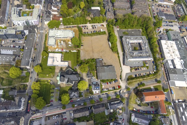 Aerial view, evang. Christuskirche, construction site and new building hospice and palliative centre Niederberg Kurze Straße, Corona rapid test centre in the new parish hall in Oststraße, Velbert, Ruhr area, North Rhine-Westphalia, Germany, place of worship, construction work, building, construction area, building site, building plots, construction, construction project, construction site, DE, Europe, faith community, house of worship, Grünstraße, church, church community, denomination, aerial view, aerial photography, aerial photography, new building, religion, overview, bird's-eye view, birds-eyes view, onlyVelbert, overview