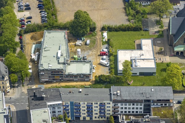 Aerial view, evang. Christuskirche, construction site and new building hospice and palliative centre Niederberg Kurze Straße, Corona rapid test centre in the new parish hall in Oststraße, Velbert, Ruhr area, North Rhine-Westphalia, Germany, place of worship, construction work, building, construction area, building site, building plots, construction, construction project, construction site, DE, Europe, faith community, house of worship, Grünstraße, church, church community, denomination, aerial view, aerial photography, aerial photography, new building, religion, overview, bird's-eye view, birds-eyes view, onlyVelbert, overview