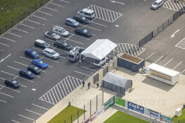 Aerial photo, Corona rapid test station at the Oberliga stadium, EMKA Velbert sports centre, Velbert, Ruhr area, North Rhine-Westphalia, Germany, distance rule, At the sports centre, Corona measures, Corona virus, Covid-19, DE, Europe, football pitch, football stadium, football club, hygiene measures, aerial view, aerial photography, aerial photography, Oberliga stadium, planning office Geo3, SSVg Velbert, sports, sports facilities, sports field, sports facility, stadium, overview, bird's-eye view, birds-eyes view, onlyVelbert, overview