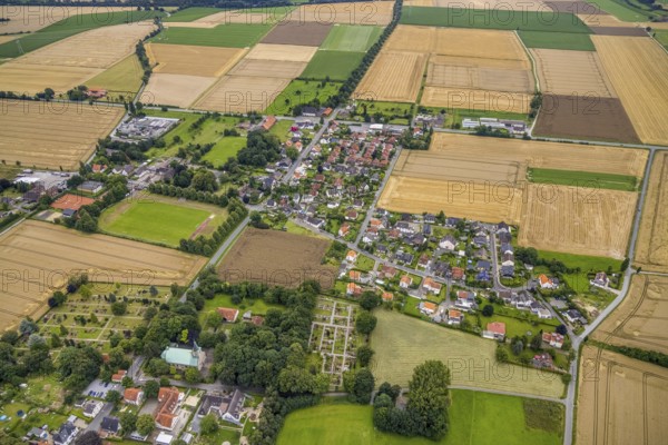 Aerial view, meadows and fields with cemetery in Hemmerde, Unna, Ruhr area, North Rhine-Westphalia, Germany, burial site, DE, Europe, cemetery, memorial, place of worship, tomb, graves, burial ground, aerial view, aerial photography, aerial photography, mosaic form, resting place, overview, bird's-eye view, meadows and fields, birds-eyes view, overview