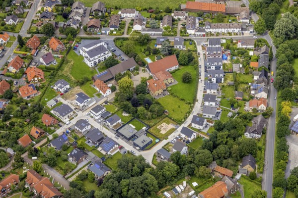 Aerial view, Gutshof Heckenstraße and new housing estate Gräfingschulteweg, Hemmerde, Unna, Ruhr area, North Rhine-Westphalia, Germany, DE, Europe, property tax, real estate, aerial view, aerial photography, aerial photography, overview, bird's-eye view, housing estate, living and living, residential area, residential buildings, residential quality, residential neighbourhood, housing estate, birds-eyes view, overview