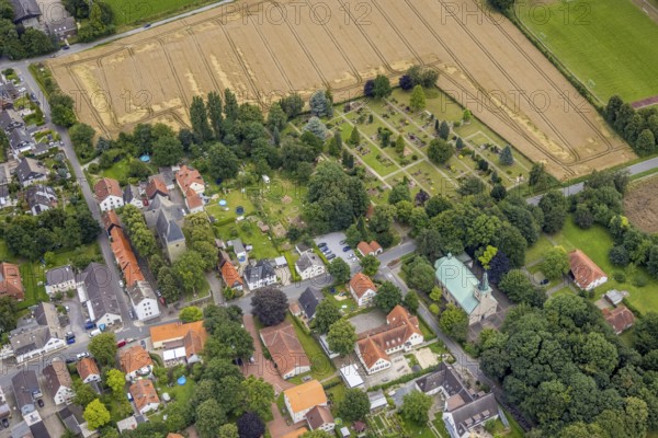 Aerial view, Protestant church Hemmerde, Catholic church St. Peter and Paul and cemetery, Hemmerde, Unna, Ruhr area, North Rhine-Westphalia, Germany, place of worship, burial site, DE, Europe, cemetery, memorial site, religious community, place of worship, church, church community, denomination, aerial photograph, aerial photography, aerial photography, religion, religious site, resting place, overview, bird's-eye view, birds-eyes view, overview