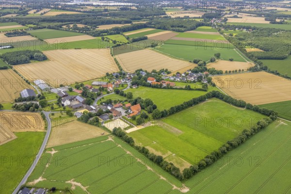 Aerial view, aerial view north Lünern, Lünern, Unna, Ruhr area, North Rhine-Westphalia, Germany, DE, Europe, property tax, real estate, aerial view, aerial photography, aerial photography, overview, bird's eye view, meadows and fields, housing estate, living and living, residential area, residential buildings, housing quality, housing estate, birds-eyes view, overview