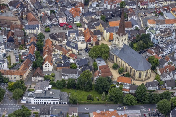 Aerial view, construction site and renovation of the protestant town church, old town market square, Unna, Ruhr area, North Rhine-Westphalia, Germany, place of worship, construction work, construction area, construction site, construction project, construction site, well, DE, Europe, religious community, church, parish, church square, denomination, aerial view, aerial photography, aerial photography, market, market square, market stalls, religion, renovation, refurbishment, overview, bird's eye view, birds-eyes view, overview