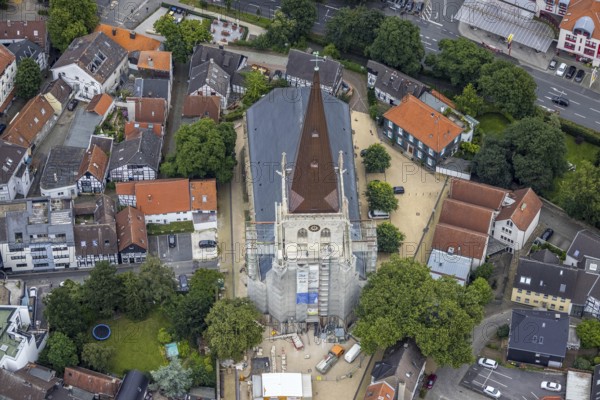 Aerial view, construction site and renovation of the protestant town church, old town, Unna, Ruhr area, North Rhine-Westphalia, Germany, place of worship, construction work, construction area, construction site, construction project, construction site, DE, Europe, religious community, place of worship, church, church community, church square, denomination, aerial view, aerial photography, aerial photography, religion, renovation, renovation, overview, bird's-eye view, overview