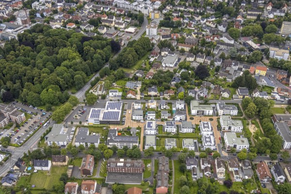 Aerial view, multi-generation housing estate Sybil-Westendorp-Straße and Alter Westfriedhof, Unna, Ruhr area, North Rhine-Westphalia, Germany, DE, Europe, property tax, real estate, aerial view, aerial photography, aerial photography, overview, bird's-eye view, housing estate, housing and living, residential area, residential buildings, housing quality, residential neighbourhood, housing estate, birds-eyes view, overview