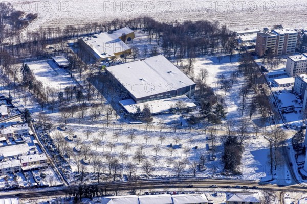 Aerial view, ice rink and swimming pool, Königsborn, Unna, Ruhr area, North Rhine-Westphalia, Germany, Bergenkamp, DE, Europe, aerial view, aerial photography, aerial photography, snow, sport, overview, bird's eye view, winter, winter onset, winter landscape, birds-eyes view, overview