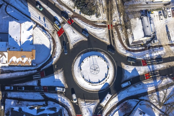 Aerial view, roundabout Hansastraße, Unna, Ruhr area, North Rhine-Westphalia, Germany, DE, Europe, roundabout, roundabout, aerial photography, aerial photography, aerial photography, snow, road traffic, overview, bird's eye view, winter, winter landscape, birds-eyes view, overview, vertical shot