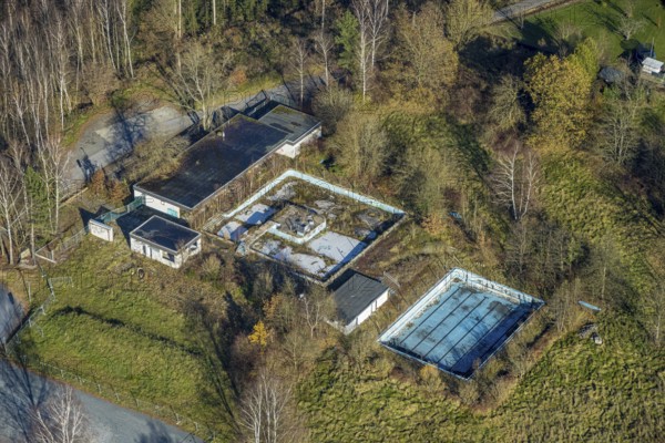 Aerial view, former outdoor swimming pool at the Sorpesee in the district Amecke in Sundern, Sauerland, North Rhine-Westphalia, Germany, DE, Europe, outdoor swimming pool, aerial view, aerial photography, aerial photography, swimming pool, swimming pool, Sorpetalsperre, reservoir, Sundern, dam, overview, bird's-eye view, lost place, overview