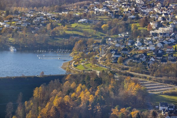 Aerial view, boat moorings Yachtclub Sorpesee am Sorpesee im Ortsteil Langscheid in Sundern, Sauerland, North Rhine-Westphalia, Germany, boat mooring, DE, Europe, marina, aerial view, aerial photography, aerial photography, Sorpetalsperre, reservoir, Sundern, dam, overview, bird's eye view, yacht mooring, birds-eyes view, overview