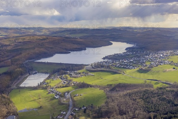 Aerial view, Lake Sorpe with dam, Langscheid, Sundern, Sauerland, North Rhine-Westphalia, Germany, DE, Europe, distant view, aerial view, aerial photography, aerial photography, lake, Sorpe dam, dam, overview, bird's-eye view, forest, forest area, birds-eyes view, overview