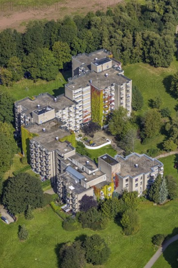 Aerial view, high-rise housing estate on Harkortweg in the Lindenberg district of Schwelm, Ruhr area, North Rhine-Westphalia, Germany, DE, Europe, property tax, high-rise buildings, real estate, aerial view, aerial photography, aerial photography, Schwelm, overview, bird's-eye view, housing estate, housing and living, residential area, residential buildings, residential quality, residential neighbourhood, housing estate, birds-eyes view, overview