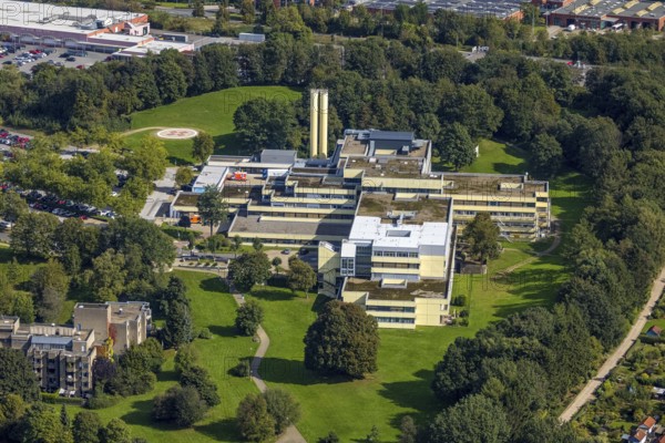 Aerial view, Helios Klinikum Schwelm in the district Lindenberg in Schwelm, Ruhr area, North Rhine-Westphalia, Germany, DE, Europe, healthcare, hospital, clinic, clinic centre, hospital, aerial photograph, aerial photography, aerial photography, medical facility, medical aid, Schwelm, overview, bird's-eye view, overview, medical care