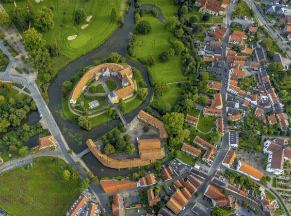 Aerial view, Burgsteinfurt Castle, also known as Steinfurt Castle, in the Burgsteinfurt district of Steinfurt, Münsterland, North Rhine-Westphalia, Germany, castle, castle complex, DE, Europe, moat, island, aerial photograph, aerial photography, aerial photography, castle, castle complex, Steinfurt, Steinfurter Aa, overview, bird's eye view, moat, moated castle, moated castle, bird's eye view, overview