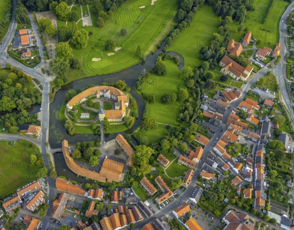 Aerial view, Burgsteinfurt Castle, also known as Steinfurt Castle, in the Burgsteinfurt district of Steinfurt, Münsterland, North Rhine-Westphalia, Germany, castle, castle complex, DE, Europe, moat, island, aerial photograph, aerial photography, aerial photography, castle, castle complex, Steinfurt, Steinfurter Aa, overview, bird's eye view, moat, moated castle, moated castle, bird's eye view, overview