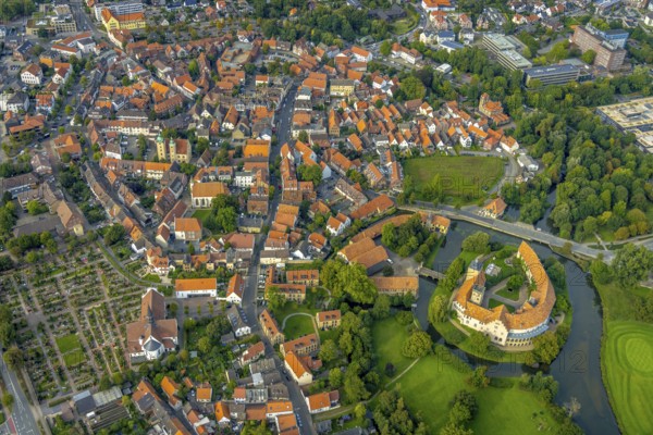 Aerial view, Burgsteinfurt Castle, also known as Steinfurt Castle, in the Burgsteinfurt district of Steinfurt, Münsterland, North Rhine-Westphalia, Germany, castle, castle complex, DE, Europe, moat, island, aerial photograph, aerial photography, aerial photography, castle, castle complex, Steinfurt, Steinfurter Aa, overview, bird's eye view, moat, moated castle, moated castle, bird's eye view, overview