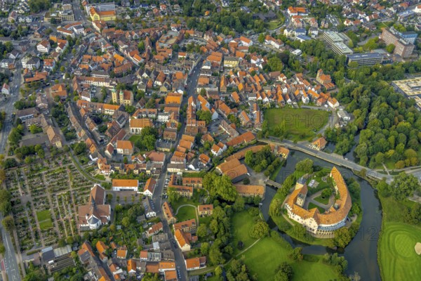 Aerial view, Burgsteinfurt Castle, also known as Steinfurt Castle, in the Burgsteinfurt district of Steinfurt, Münsterland, North Rhine-Westphalia, Germany, castle, castle complex, DE, Europe, moat, island, aerial photograph, aerial photography, aerial photography, castle, castle complex, Steinfurt, Steinfurter Aa, overview, bird's eye view, moat, moated castle, moated castle, bird's eye view, overview