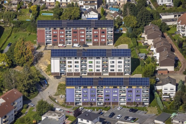 Aerial view, renovation of the apartment buildings on Hegelstraße with solar roof in the Loh district of Schwelm, Ruhr area, North Rhine-Westphalia, Germany, DE, Europe, property tax, real estate, aerial view, aerial photography, aerial photography, Schwelm, overview, bird's-eye view, housing estate, living and living, residential area, residential buildings, residential quality, residential neighbourhood, housing estate, birds-eyes view, overview