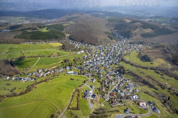 Aerial view, view of Oberschelden with forest area, Gosenbach, Siegen, Siegerland, North Rhine-Westphalia, Germany, DE, Europe, property tax, real estate, aerial view, aerial photography, aerial photography, overview, bird's-eye view, forest, forest area, forest damage, living and living, residential area, residential buildings, birds-eyes view, overview